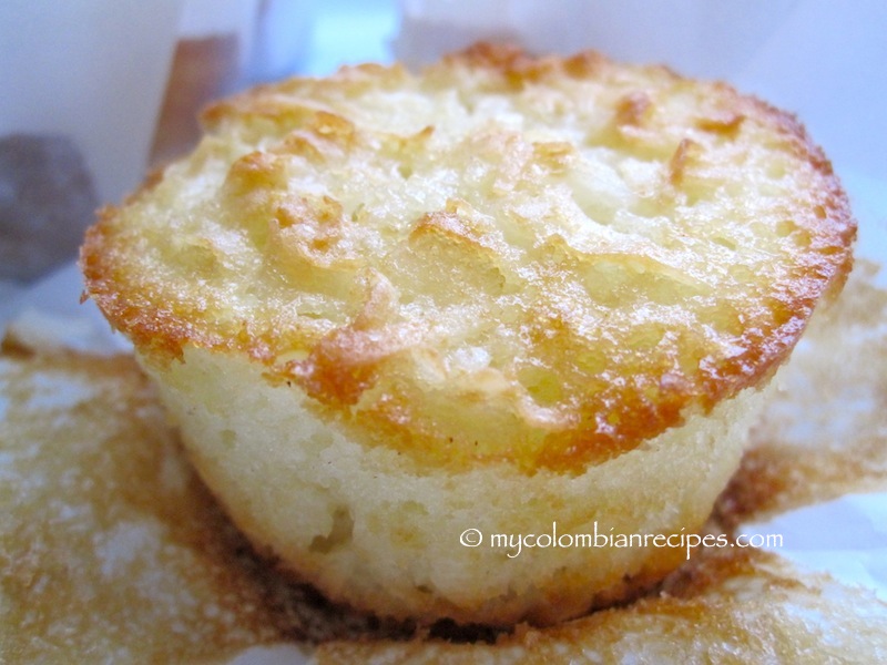 Torticas de Coco (Simple Mini Coconut Cakes)