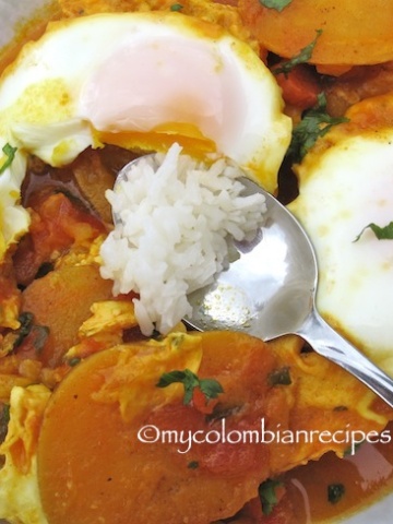 Sudado o Sudao de Huevo (Colombian-Style Egg Stew)