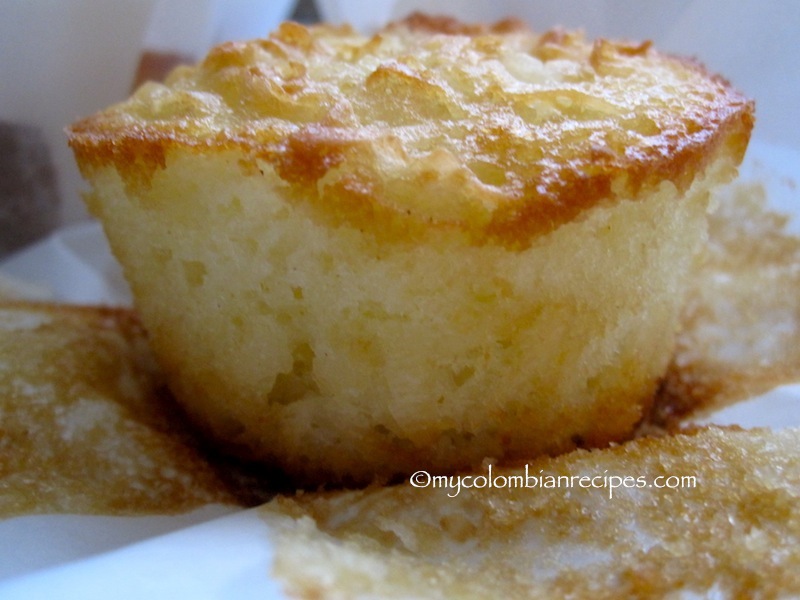 Torticas de Coco (Simple Mini Coconut Cakes)