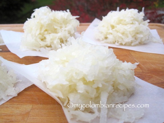 Cocadas Blancas (Colombian-Style Coconut Candy)