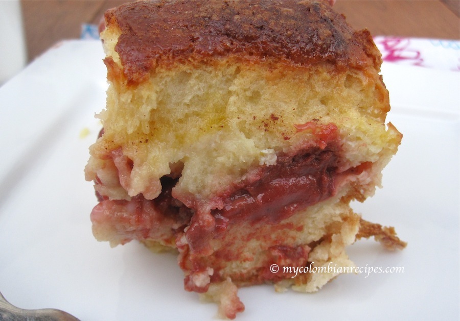 Torta de Pan Mojicón (Mojicón Bread Pudding Cake)