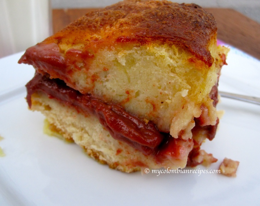 Torta de Pan Mojicón (Mojicón Bread Pudding Cake)