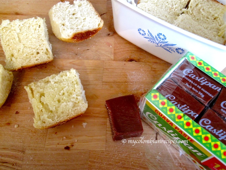 Torta de Pan Mojicón (Mojicón Bread Pudding Cake)