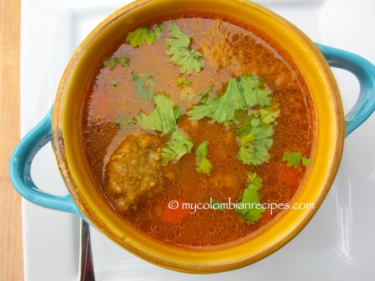 Sopa de Estrellitas con Albóndigas (Pasta and Meatballs Soup)