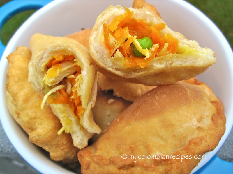 Empanadas de Pollo (Turnover-uri cu Pui)