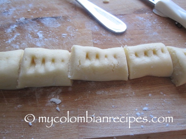 Panderos (Colombian Yuca Starch Cookies)