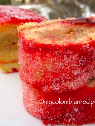 Rollo Rojo de Guayaba (Colombian Red Roll Cake with Guava)