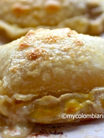 Empanadas de Bocadillo con Queso (Guava Paste and Cheese Empanadas)