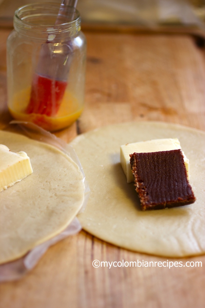 Empanadas de Bocadillo con Queso (Guava Paste and Cheese Empanadas)