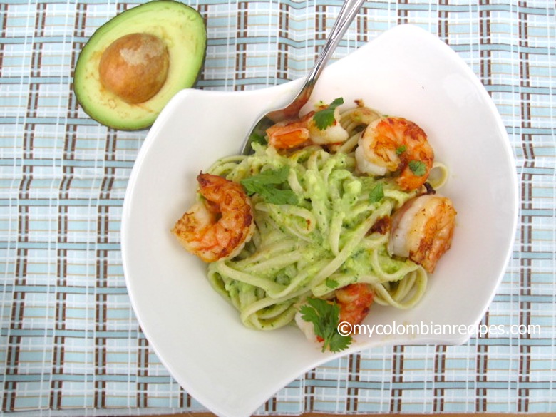 Pasta with Avocado Sauce and Garlic Shrimp