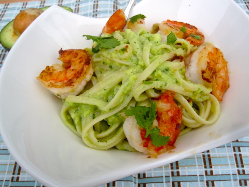 Pasta with Avocado Sauce and Garlic Shrimp