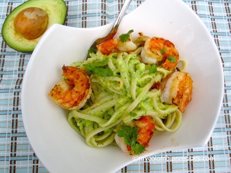 Pasta with Avocado Sauce and Garlic Shrimp