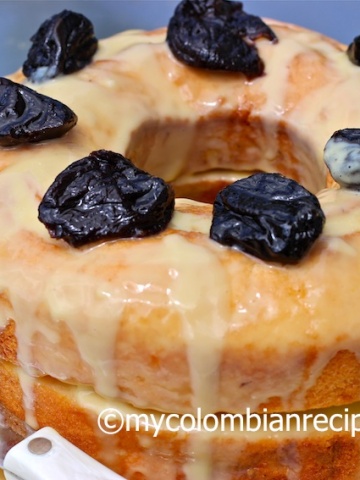 Pastel Borracho (Colombian-Style Drunken Cake)