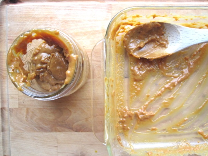 How to make Dulce de Leche or Arequipe in the Oven
