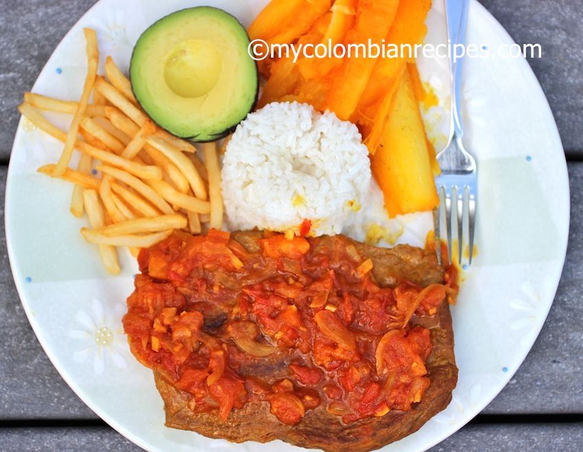 Sobrebarriga en Salsa Criolla (Flank Steak with Colombian Creole Sauce)