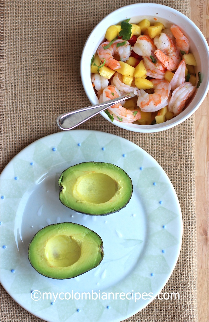 Stuffed Avocado with Shrimp and Mango Salad