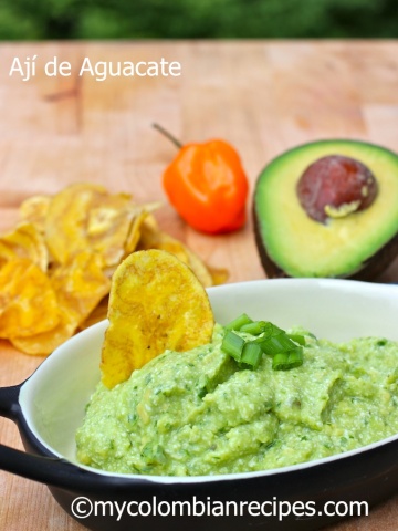 Ají de Aguacate (Avocado Hot Sauce) |mycolombianrecipes.com