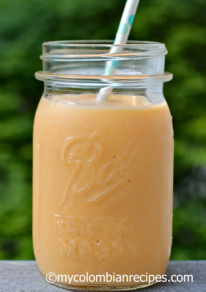 Batido de Papaya (Colombian Papaya Smoothie)