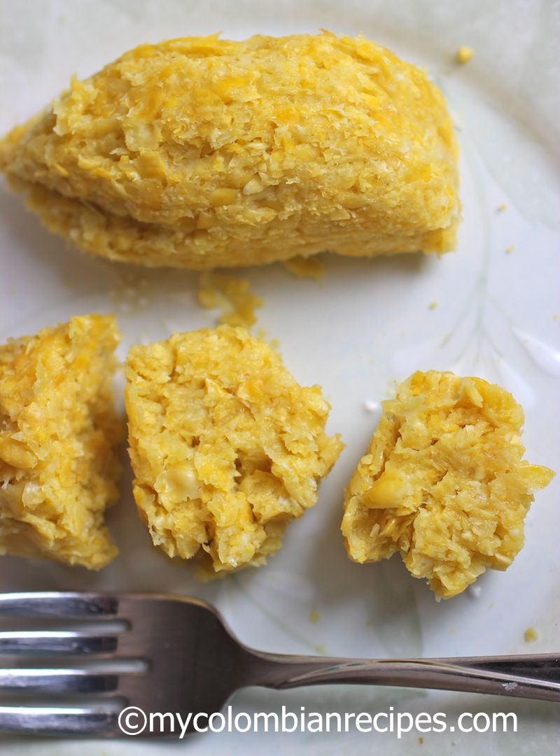 Bollos de Mazorca (Steamed Fresh Corn Rolls)