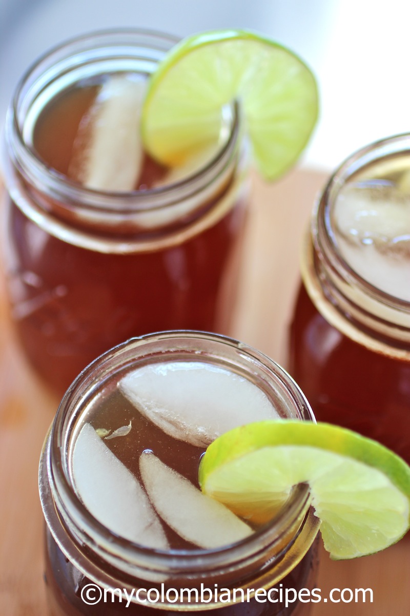 Guarapo Costeño (Colombian Sugar Cane and Lime Drink)