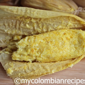 Bollos de Mazorca (Steamed Fresh Corn Rolls)