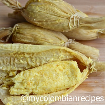 Bollos de Mazorca (Steamed Fresh Corn Rolls) |mycolombianrecipes.com