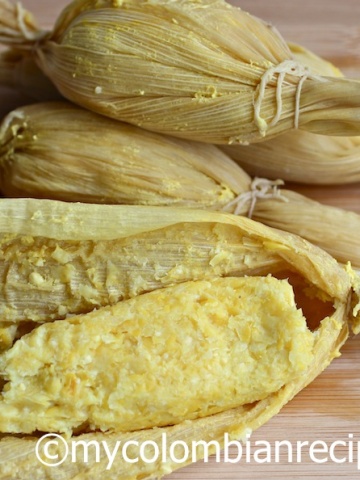 Bollos de Mazorca (Steamed Fresh Corn Rolls) |mycolombianrecipes.com