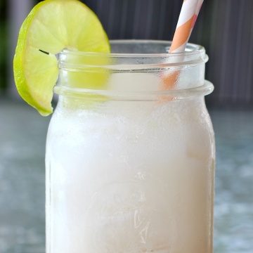 Coco Loco (Colombian Coconut Cocktail) |mycolombianrecipes.com