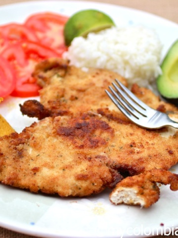 Chuleta de Pollo (Colombian-Style Breaded Chicken Breast)