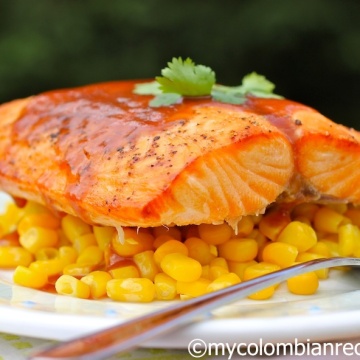 Salmon con Salsa de Guayaba (Salmon with Guava Sauce)