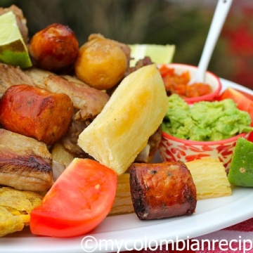 Fritanga o Picada Colombiana ( Fried Food Platter)