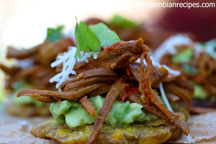 Patacones con Carne Desmechada