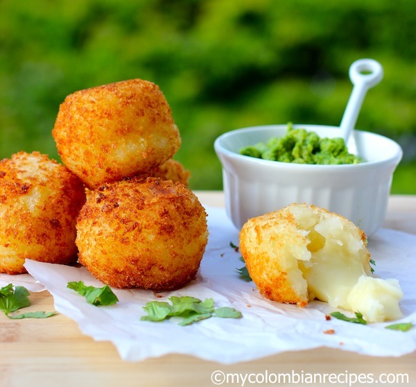 Bolitas de Yuca y Queso - My Colombian Recipes