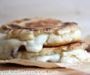 Receta Arepa Rellena de Queso