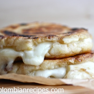 Receta Arepa Rellena de Queso