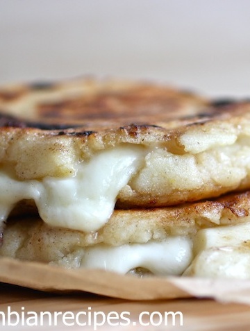 Receta Arepa Rellena de Queso