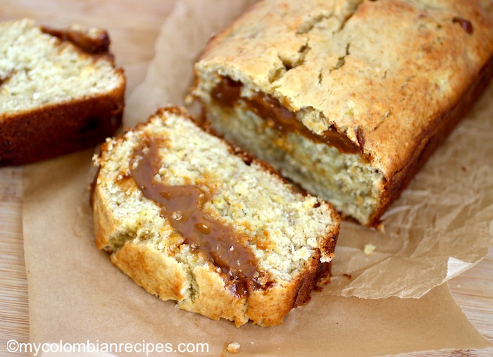 Pan de Banano y Arequipe) Banana and Dulce de Leche Bread