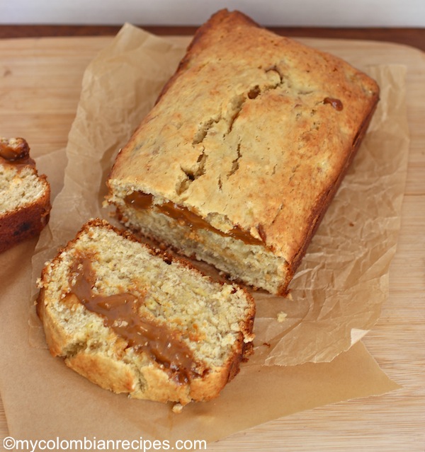 Pan de Banano y Arequipe) Banana and Dulce de Leche Bread