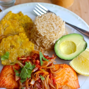 Pescado a la Criolla (Fish with Creole Sauce)