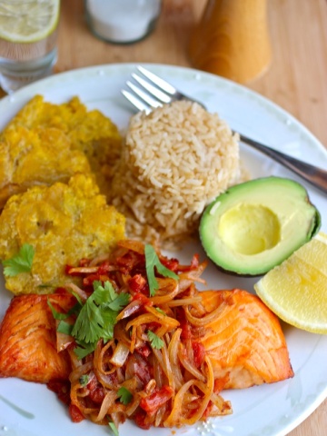 Pescado a la Criolla (Fish with Creole Sauce)