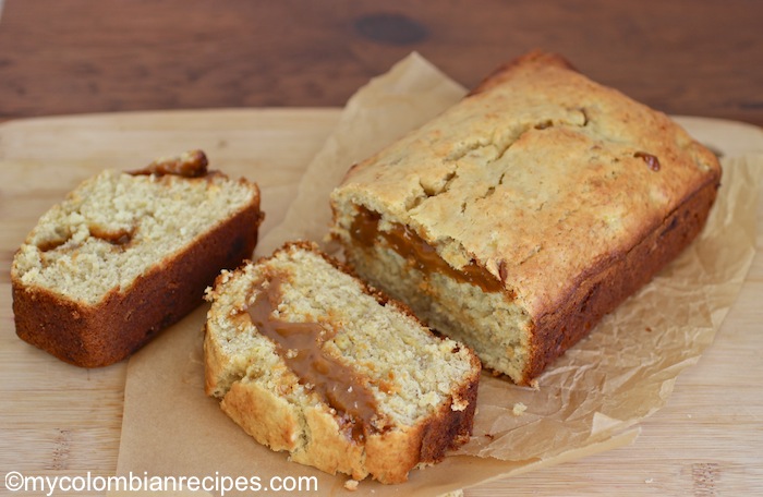 Pan de Banano y Arequipe) Banana and Dulce de Leche Bread