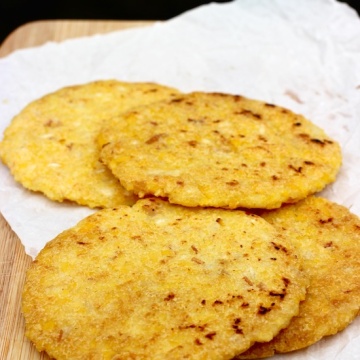 Arepa Santandereana (Arepa from Santander)