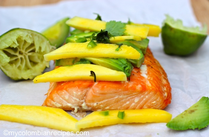 Baked Salmon with Mango and Avocado 