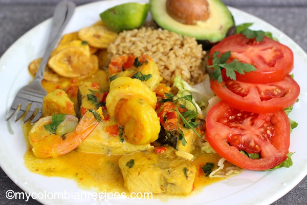 Encocado de Pescado y Camarón (Fish and Shrimp in Coconut Sauce)