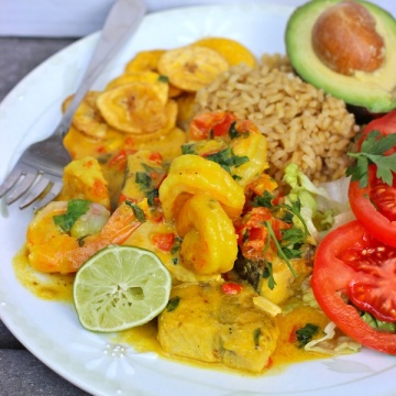 Encocado de Pescado y Camarón (Fish and Shrimp in Coconut Sauce)