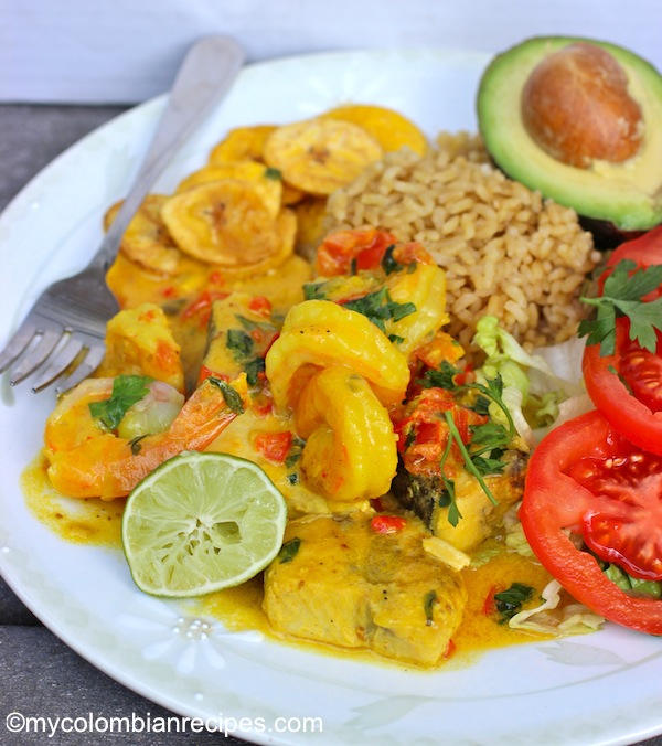 Encocado de Pescado y Camarón (Fish and Shrimp in Coconut Sauce)