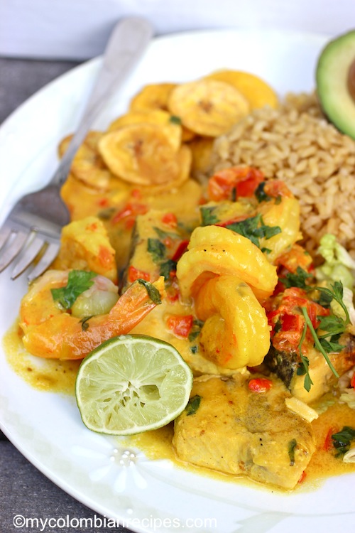 Encocado de Pescado y Camarón (Fish and Shrimp in Coconut Sauce)