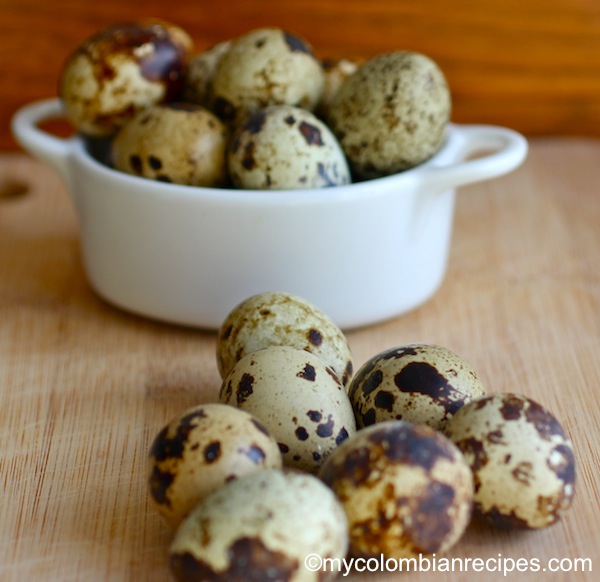 Huevitos de Codorniz con Salsa Rosada (Quail Eggs with Pink Sauce)