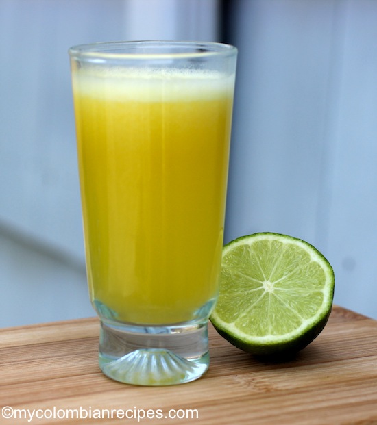 Limonada de Piña (Pineapple Limeade)