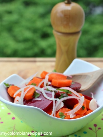 Ensalada de Zanahoria y Remolacha (Carrot and Beet Salad)